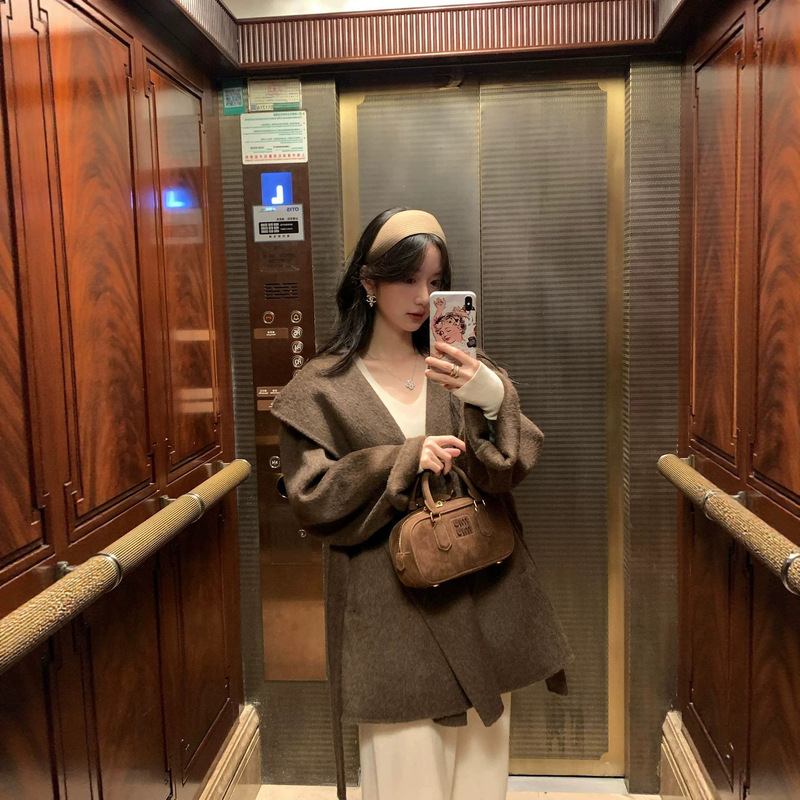 Petite-sized, oversized collar bathrobe, new autumn/winter double-faced wool coat for women, short style with tie waist, woolen coat