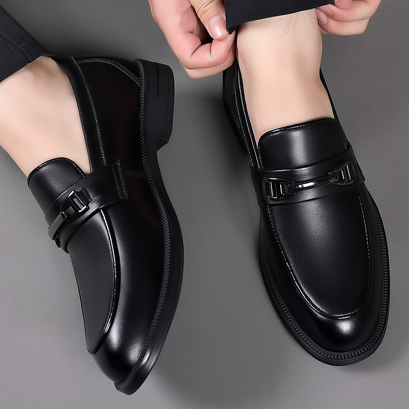 Nuevos zapatos de cuero casuales de negocios para hombres de piel de vaca de capa superior de cuero genuino Zapatos de hombre versátiles británicos Zapatos de hombre de mediana edad