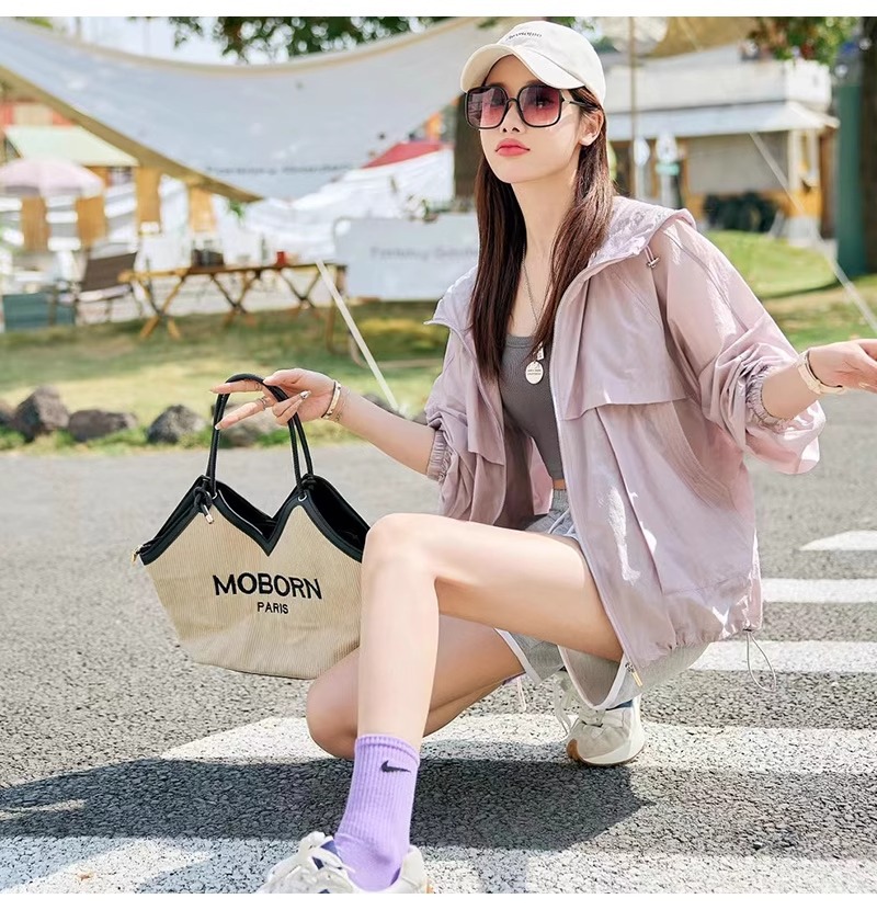 Áo chống nắng nữ dáng rộng có mũ, chất liệu mỏng nhẹ thoáng khí — Màu xanh lục nhạt chi tiết 31