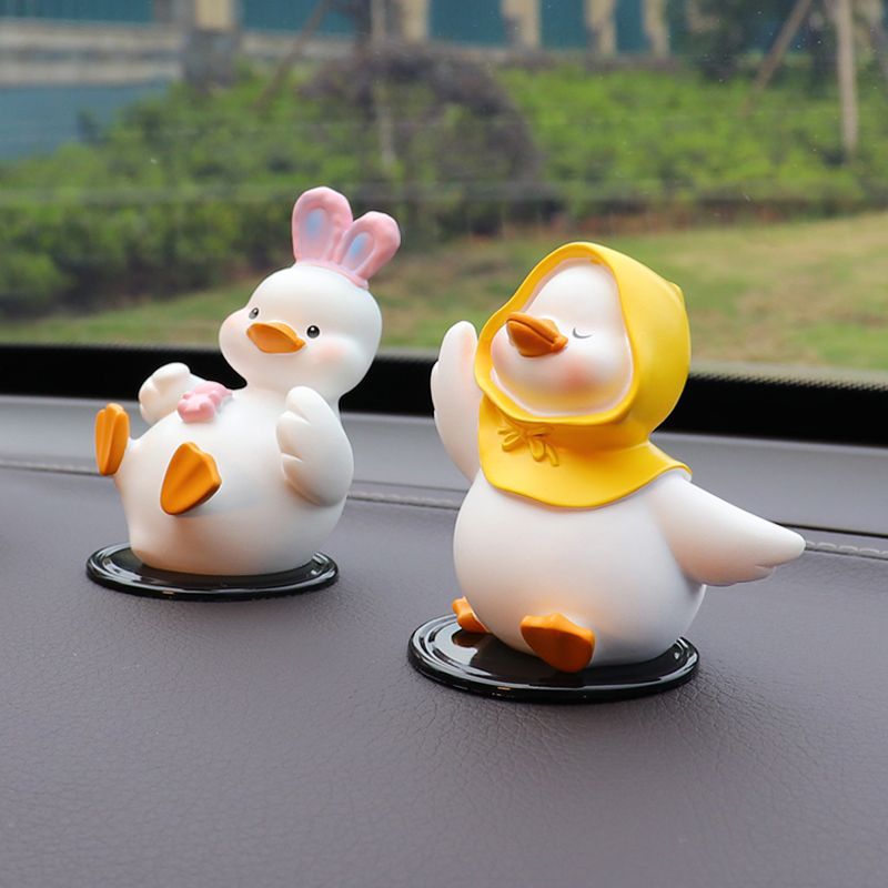 Décoration de tableau de bord de voiture créative et mignonne, petit canard tendance, décoration d'intérieur pour femmes_voghion.com