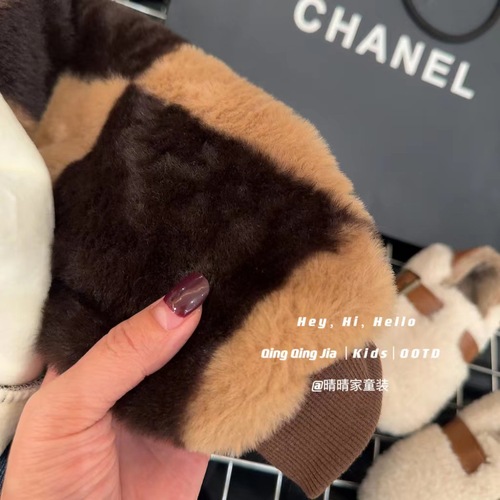 Children's stylish cozy crewneck sweater for autumn and winter, unisex, with added padding for warmth, faux rabbit fur material, grid pattern