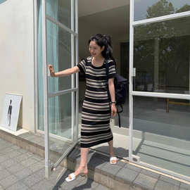 韩国chic2025夏季新款方领法式复古慵懒风条纹针织衫韩系连衣裙女