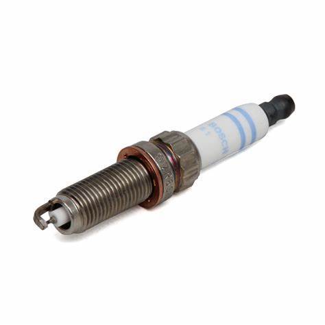 ZR6SII3320 suitable for Mercedes-Benz Chrysler Nissan Toyota Mitsubishi spark plug 0242140521