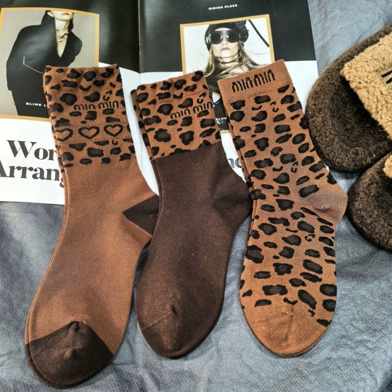 Леопардовый принт иностранные приливы носки новые носки девушки осенние и зимние хлопчатобумажные носки с высокой талией