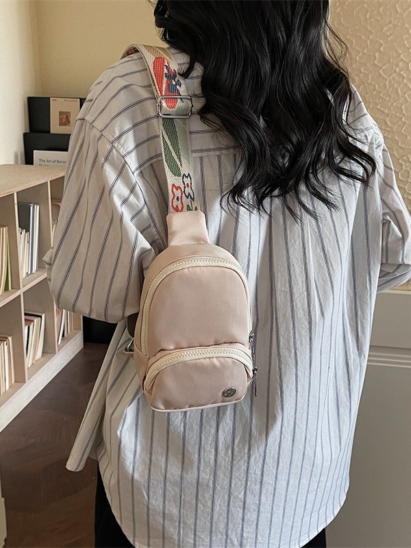 Bolso de tendencia coreano para mujeres 2026 verano nuevo estilo de moda ligero y simple bolso de hombro nicho bolso de pecho super caliente image 4