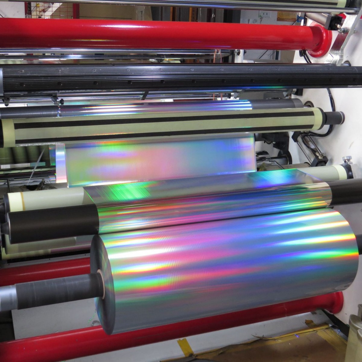 厂家供应  素面 镭射 镀铝膜