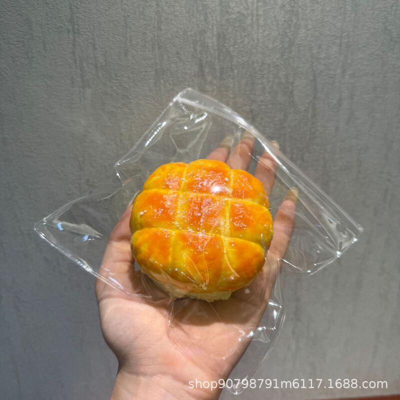 Food-colored Hong Kong-style pineapple bun, crunchy food-grade silicone stress-relief toy Food-colored Hong Kong-style pineapple bun, crunchy food-grade silicone stress-relief toy