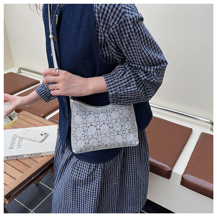 Summer handbag, women's hand-held armpit pillow bag, 2025 new style diamond-encrusted design, single-shoulder fashionable crossbody bag undefined