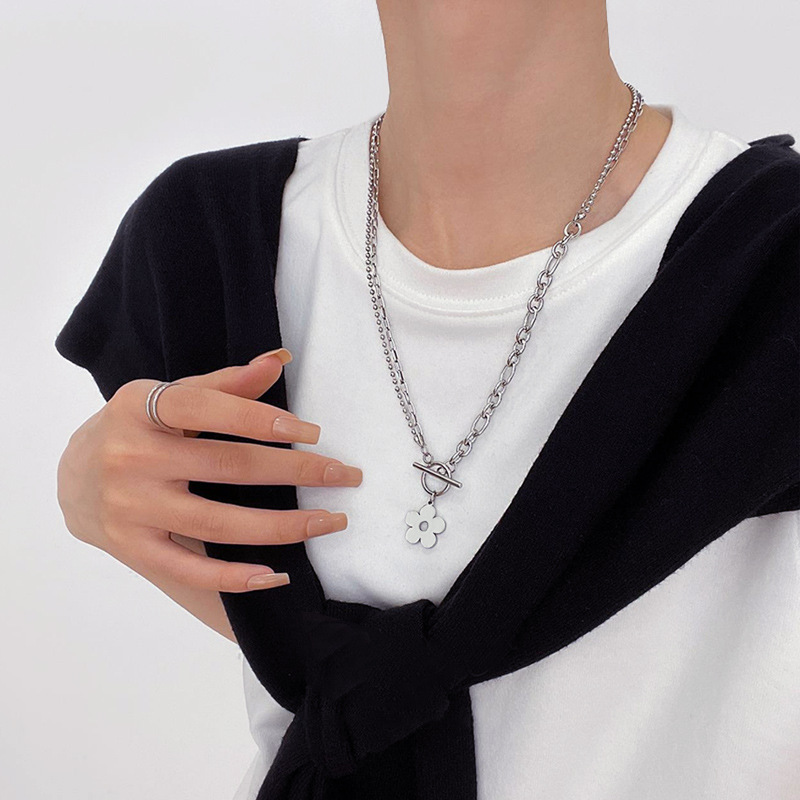 Ins Small Flower Pendant Double-Layered Titanium Steel Necklace for Men and Women, Fashionable Sweater Chain, Trendy Light Luxury High-End Necklace