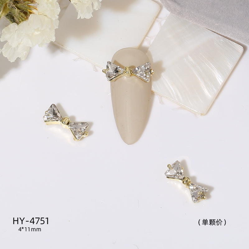 Nueva Luz de lujo joyería de uñas ins estilo flash diamante amor en forma de corazón imitación de circón de uñas de aleación de uñas decoración de la joyería DIY