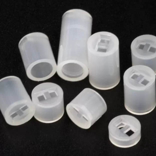 批发供应双孔4x4mm led导光柱固定柱 尼龙隔离柱 塑料间隔绝缘柱