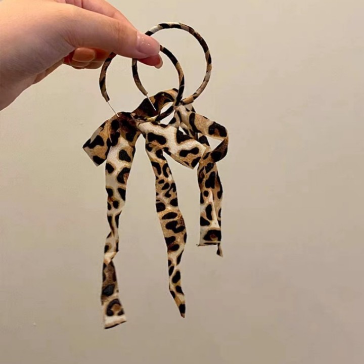 레오파드 프린트 리본 보우 이어링