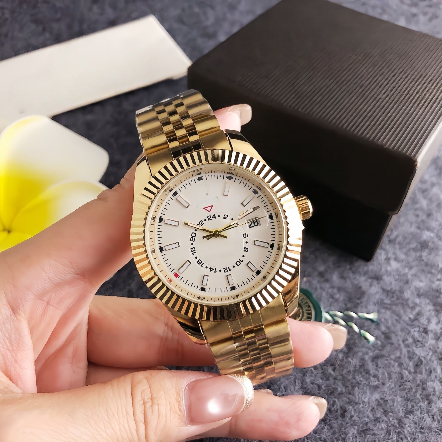 High-End Gold Men's Watch Steel Band Quartz Watch Daily Wear Elegant and Exquisite Watch Design Ins