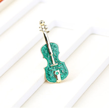 新品个性滴油古典绿色大提琴胸针镀金男女同款乐器别针一件代发