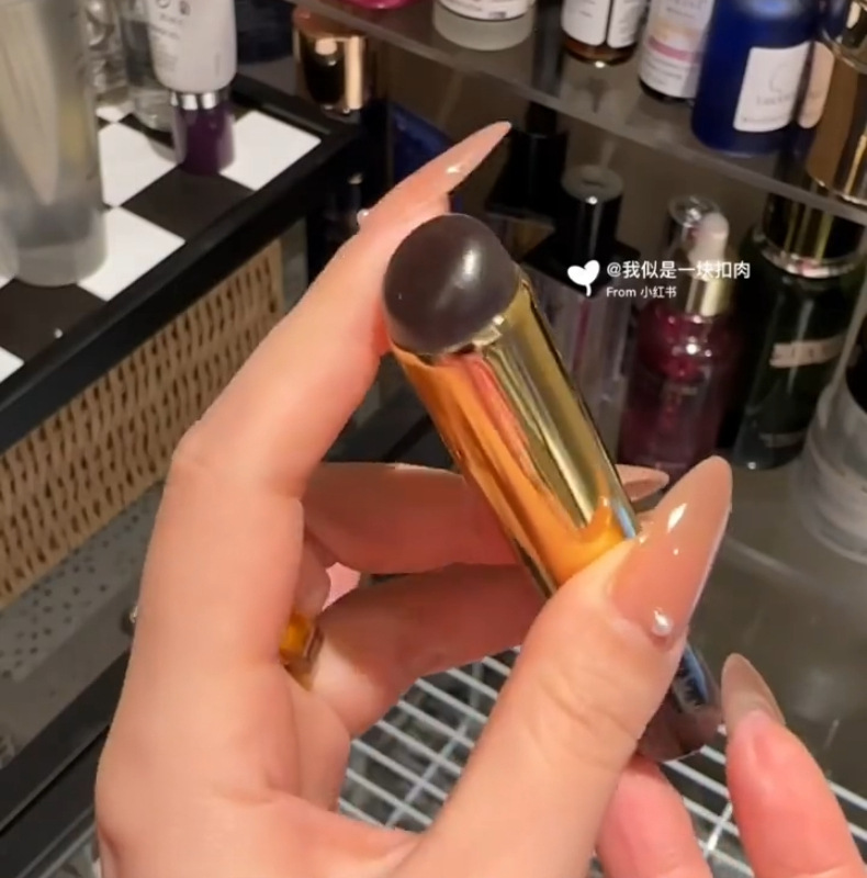 Exclusive Markina makeup brush for braised Pork, portable round head silicone lip brush, portable concealer and smudge brush, Lipstick brush Specification drawing
