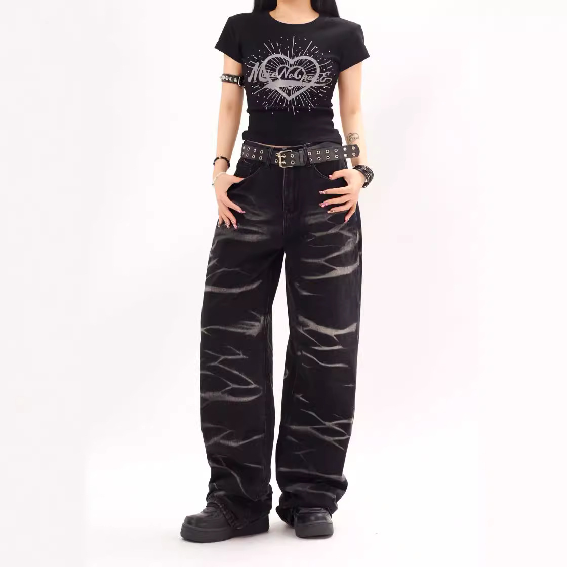 Lightning Embroidered Straight Jeans 4