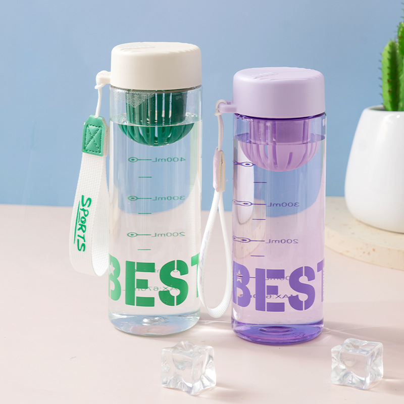 Taza de agua de plástico portátil con compartimento de té Yitong Taza de espacio 670ml Taza deportiva de plástico simple resistente a altas temperaturas para estudiantes al por mayor