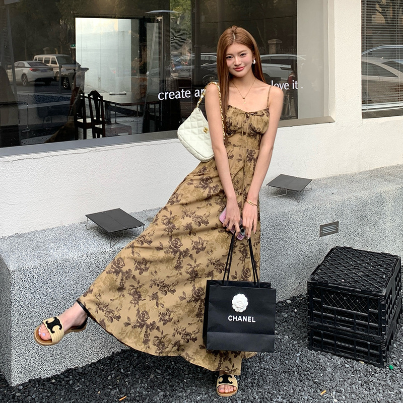 Real Shot 2024 Summer New Red Tea Rose French Vintage Printed Slim High Sling Dress Women's dress Long Dress