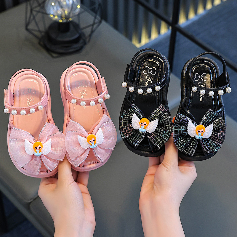 Sandalias para niños 2024 verano nueva moda princesa niña zapatos deportivos de playa sandalias de bebé de suela blanda para niños pequeños y medianos
