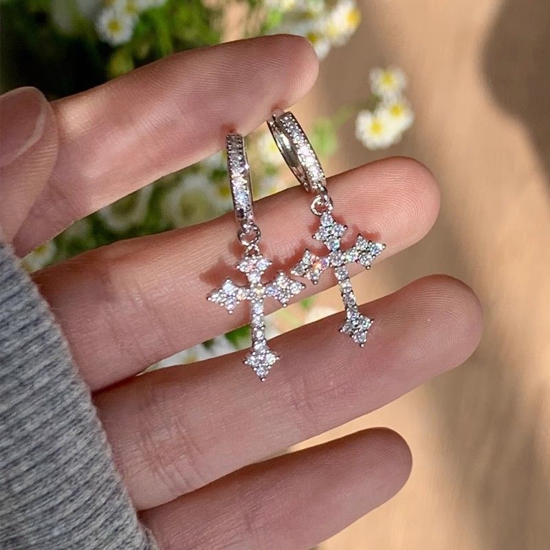 Super Flash Cross Earrings for Women 2025 New Hot Style High-End Cold Style Earrings Simple Diamond Earrings