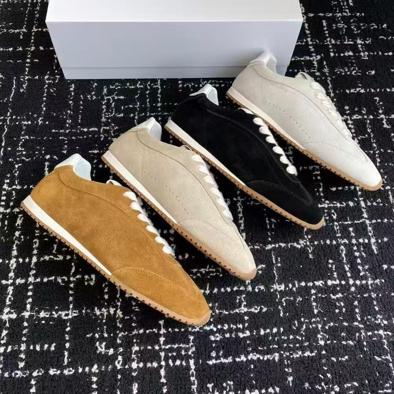 In-Stock Alo2025 Retro German Training Shoes for Women, Genuine Leather, Simple Casual Sports Shoes for Men, Same Style as Kim Ji-Soo's "Forrest Gump" Shoes