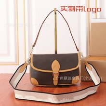 2025新款经典老花真皮法棍包时尚潮流单肩斜跨手提腋下女包带logo