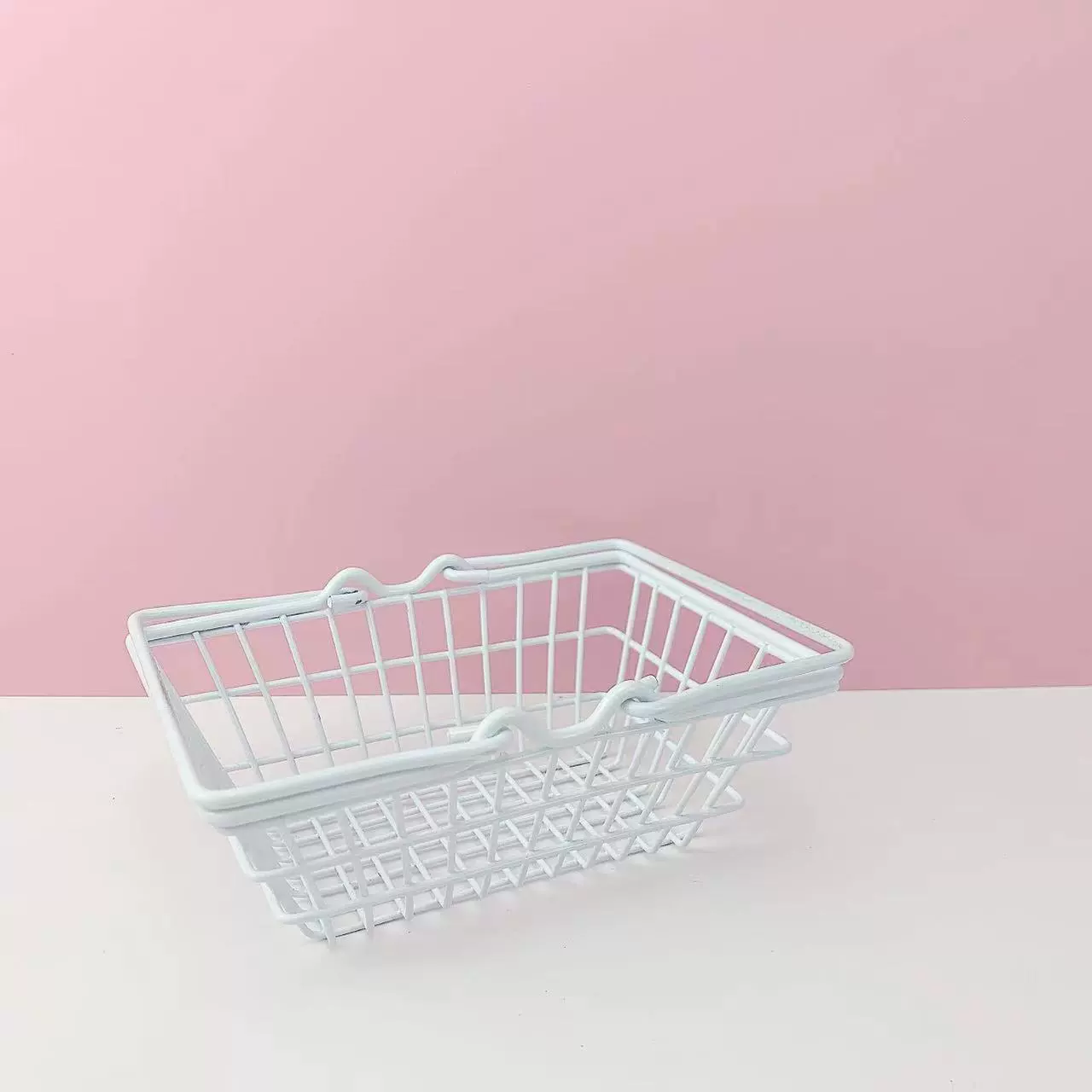 Small Metal Wire Storage Basket, Multi-Size Table Organizer for Coffee Capsules, Kids