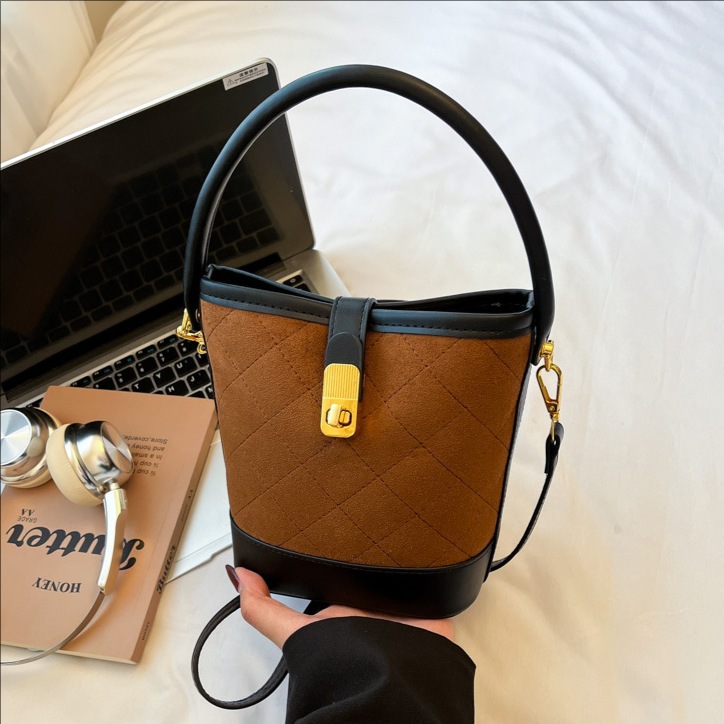 Bolsos de mujer transfronterizos bolsos de mano populares mujeres 2025 nuevo bolso de cubo de moda bolso de hombro universal bolso coreano