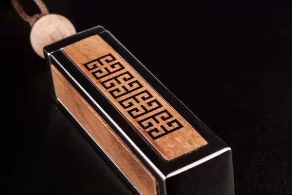 Four sides (fragrance consultation customer service)