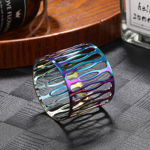 Simple metal handicraft napkin ring tableware napkin ring western dining utensil creative pattern hollowed-out napkin ring 