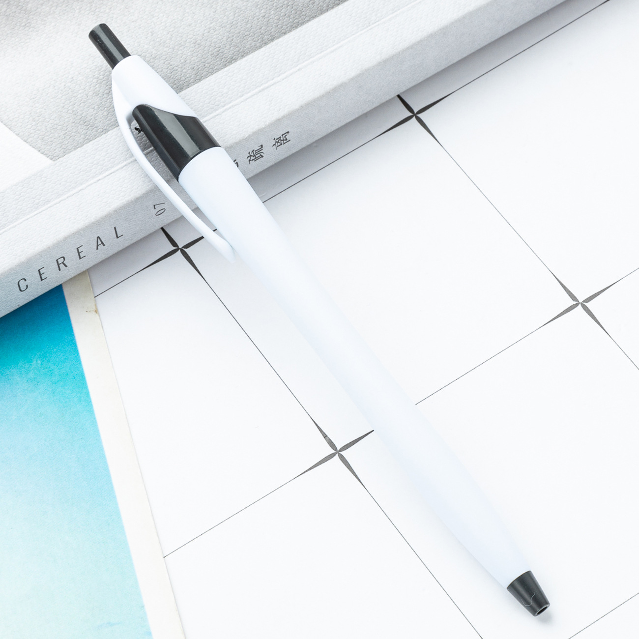 Bolígrafo de plástico multicolor con bolígrafo imprimible logo esmerilado calabaza javelina bolígrafo de publicidad barra delgada bolígrafo de promoción de regalo