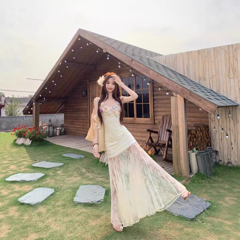 Beautiful Floral Suspender Dress for Women, Summer Lace Patchwork Seaside Vacation Dress, Slim Fit Hip-Hugging A-Line Long Dress Beautiful Floral Suspender Dress for Women, Summer Lace Patchwork Seaside Vacation Dress, Slim Fit Hip-Hugging A-Line Long Dress