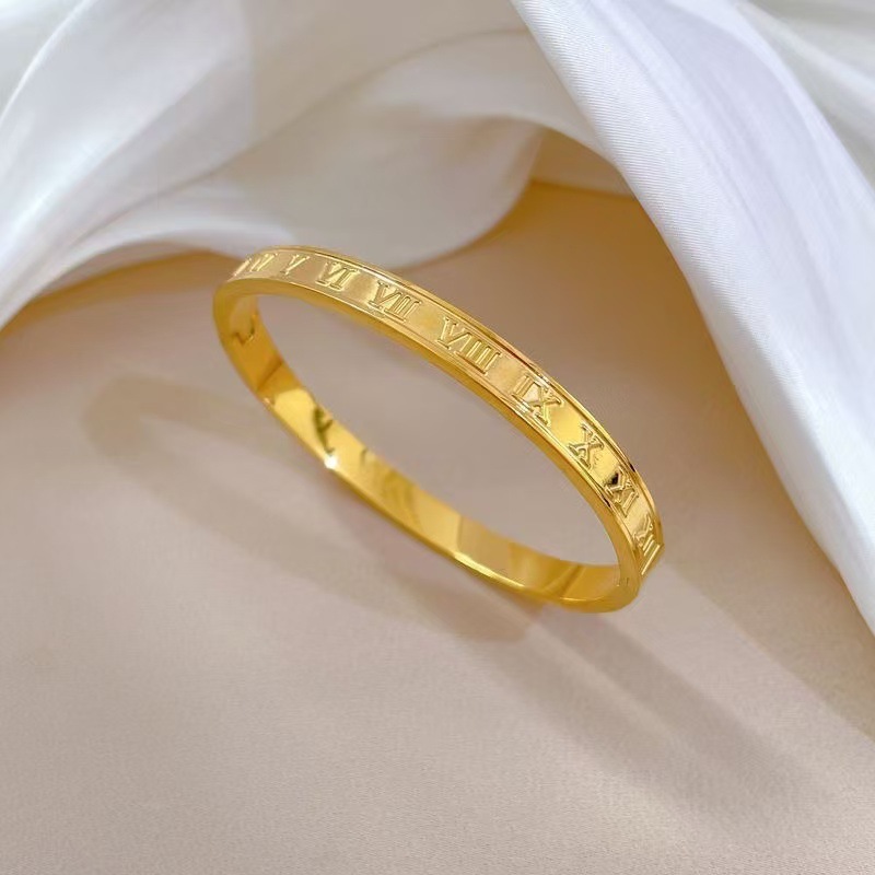 SZ002 Roman Numeral Gold Bracelet