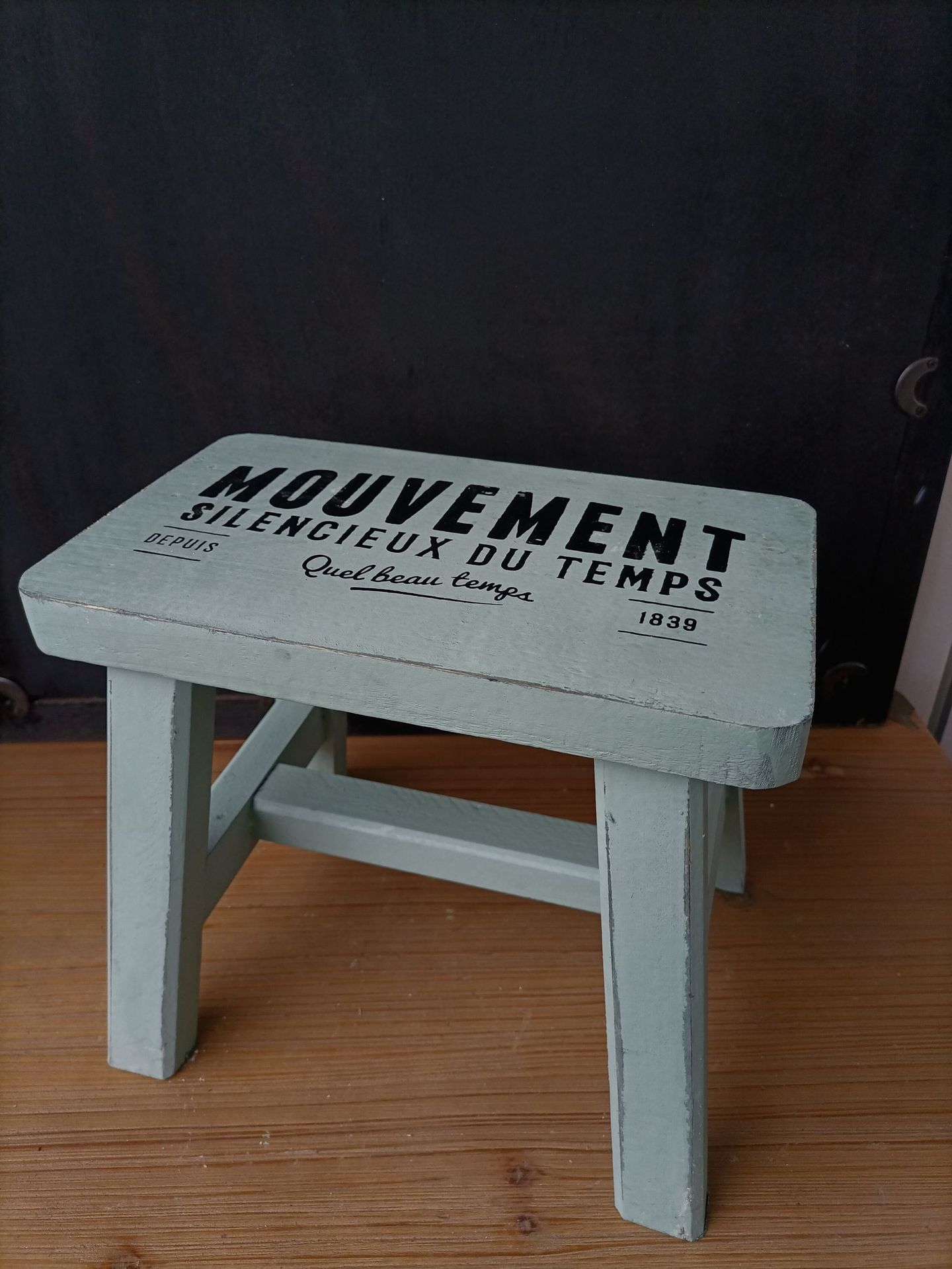 MOUVEMENT 나무 의자 블루