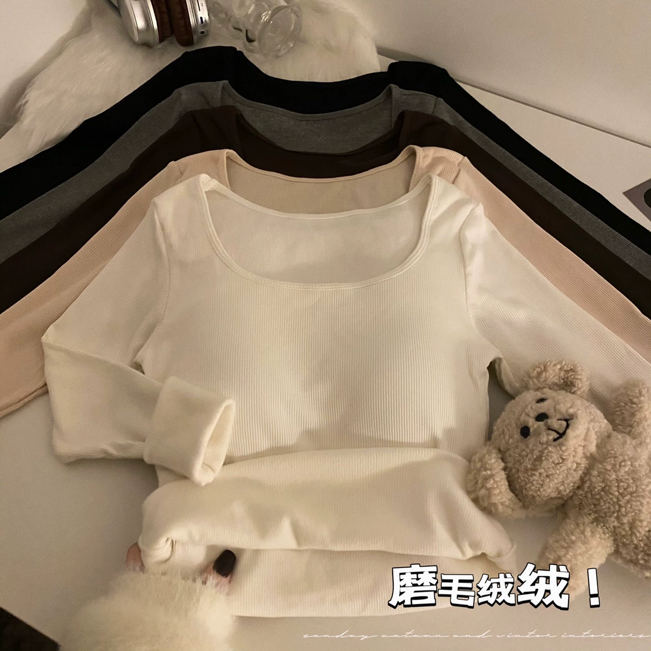 Толстая теплая нижняя рубашка на флисовой подкладке с длинными рукавами 2023 Новая Женская осенне-зимняя приталенная Универсальная футболка-топ для похудения с внутренней стороны