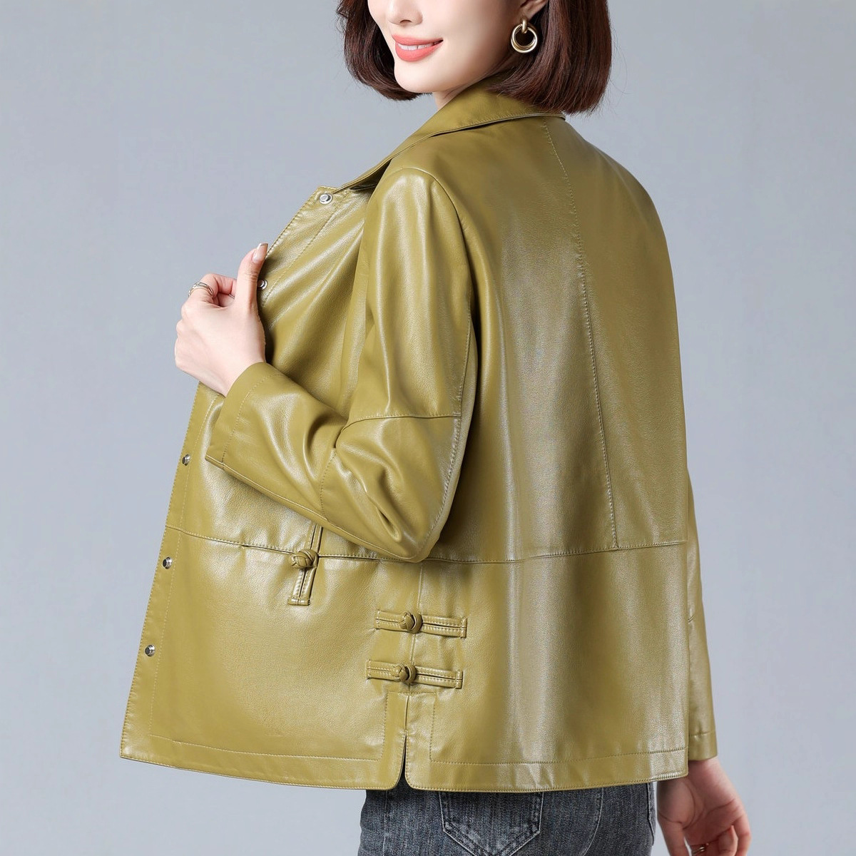 Autumn and Winter Leather Jacket for Women, Short Style, Middle-Aged Mom Casual Wear, Plus Size, Simple Haining New Versatile Leather Jacket Coat