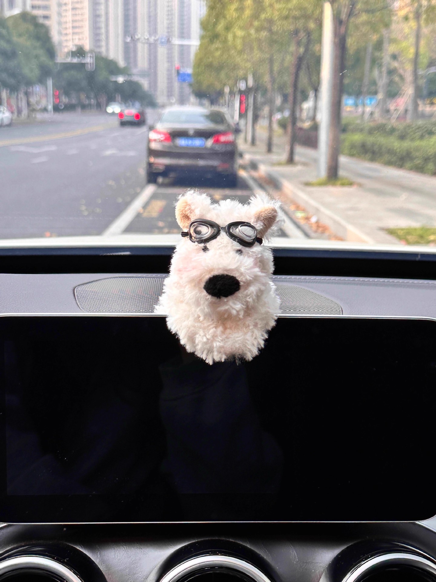 West Highland Car Screen Ornament, Doodle-Style Puppy Car Dashboard Screen Decoration, Car Interior Accessory, Christmas Gift