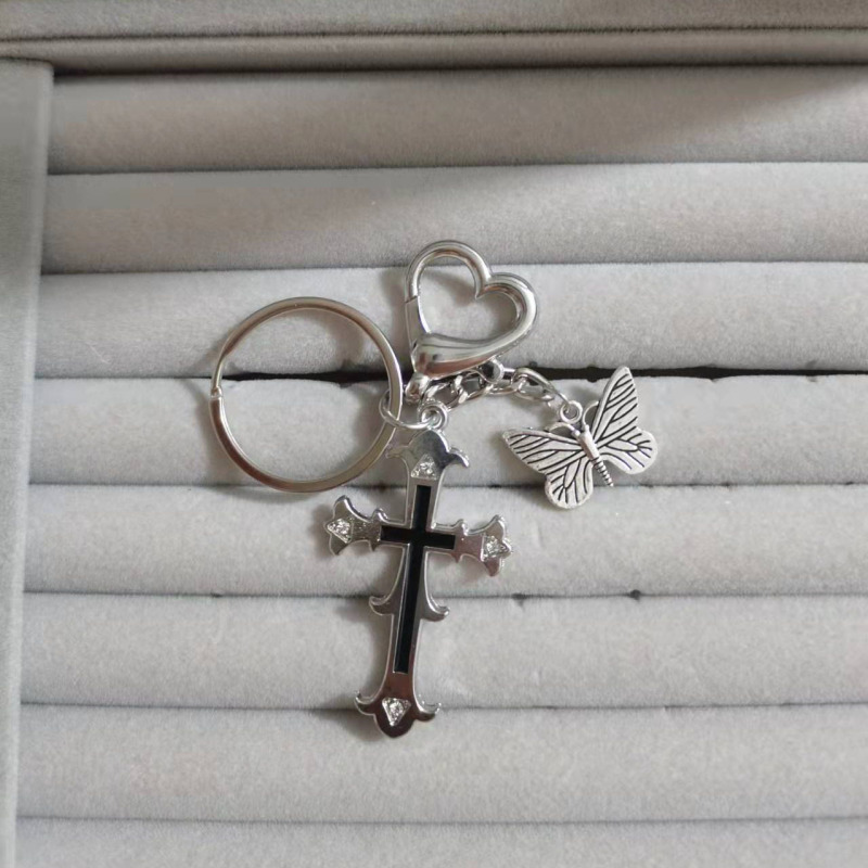 American retro trendy cool cross butterfly keychain ins niche y2g hot girl Millennium style bag pendant sweet cool