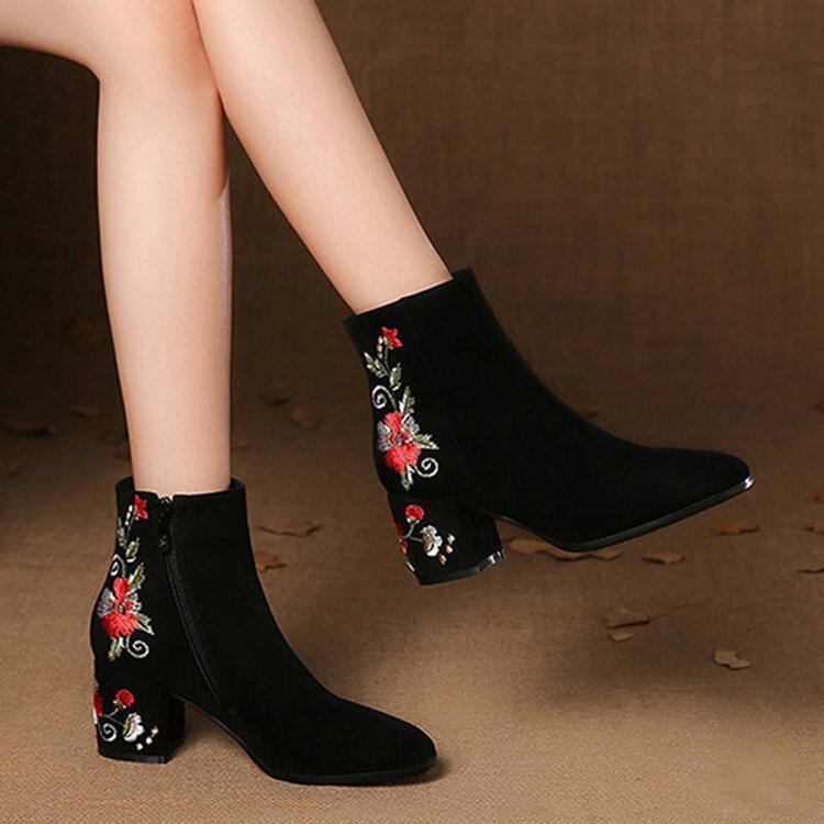 Autumn and Winter Frosted Short Boots New Thick Heel Plus Velvet Women's Shoes Ethnic Style Soft Sole Embroidered Mid-Heel Mid-Calf Boots Cotton Shoes