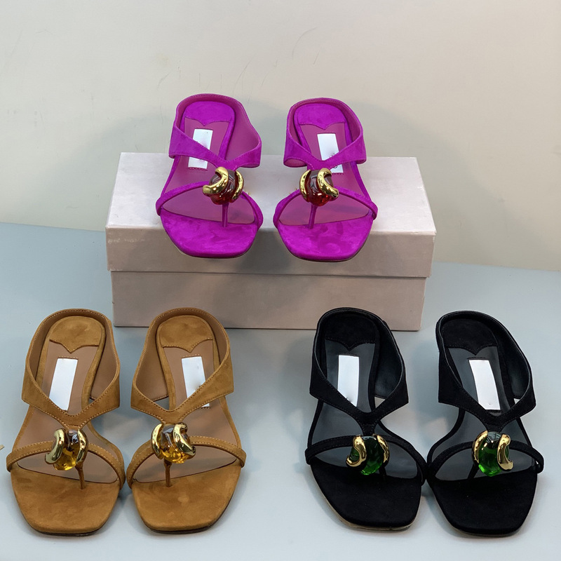 2026 Summer New Style Metal Buckle Gemstone-Decorated Flip-Flops for Women, Summer Outdoor Wear, Kitten Heel Genuine Leather Sandals, Versatile