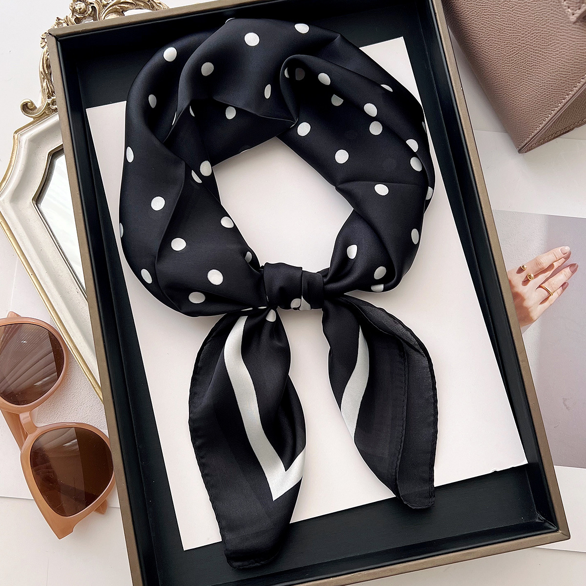 F1-A2A60689-1#검은색 물방울 무늬