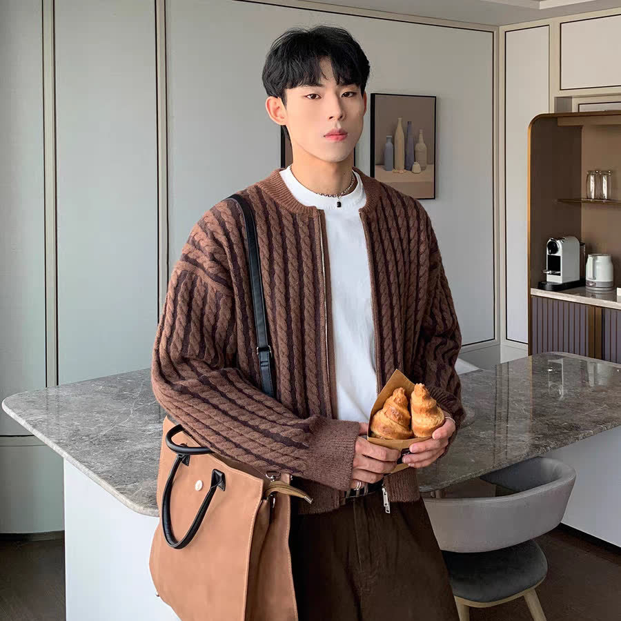 Explosiones transfronterizas de tamaño europeo suéter de jersey de gran tamaño hombre cardigan chaqueta corta de fábrica de rayas de torsión al por mayor