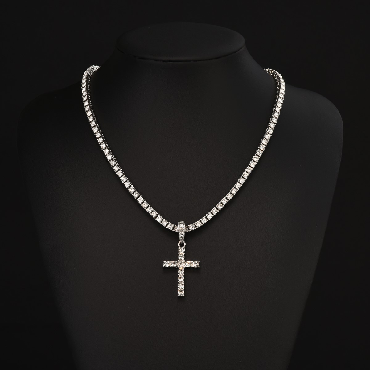 【】Ma Siwei même style hip-hop classique croix tennis collier simple pendentif_voghion.com