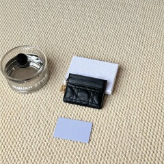 2025 夏の新ヨーロッパとアメリカンスタイルの女性のカードホルダーマカロンシンプルなカジュアルカードホルダーカードホルダー卸売本革バッグ