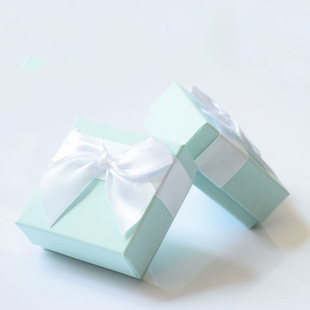 �\�{ɫС���½z���Ʒ�нqë�����C����b�����˹�õ�廨�Y��