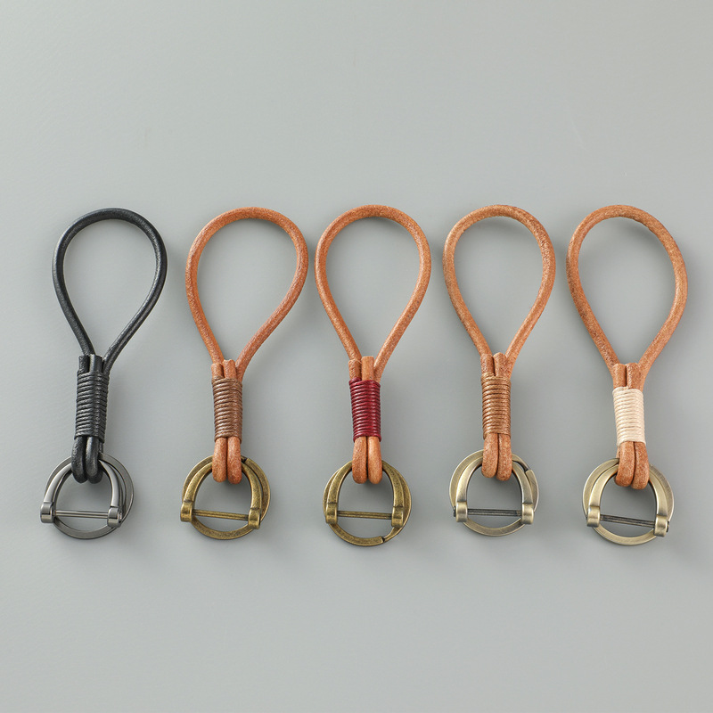 Hand-Woven Cowhide Rope Horseshoe Buckle Motorcycle Electric Vehicle Car Keychain Ring Chain Genuine Leather Keychain Pendant
