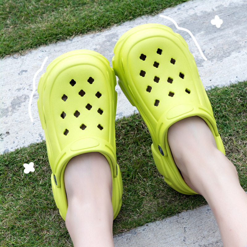 Cartoon Eva Clogs for Men, Thick-Soled Height-Increasing Beach Non-Slip Slippers with a Stepping-On-Clouds Feel, Closed-Toe Slippers for Women, Summer Outdoor Wear