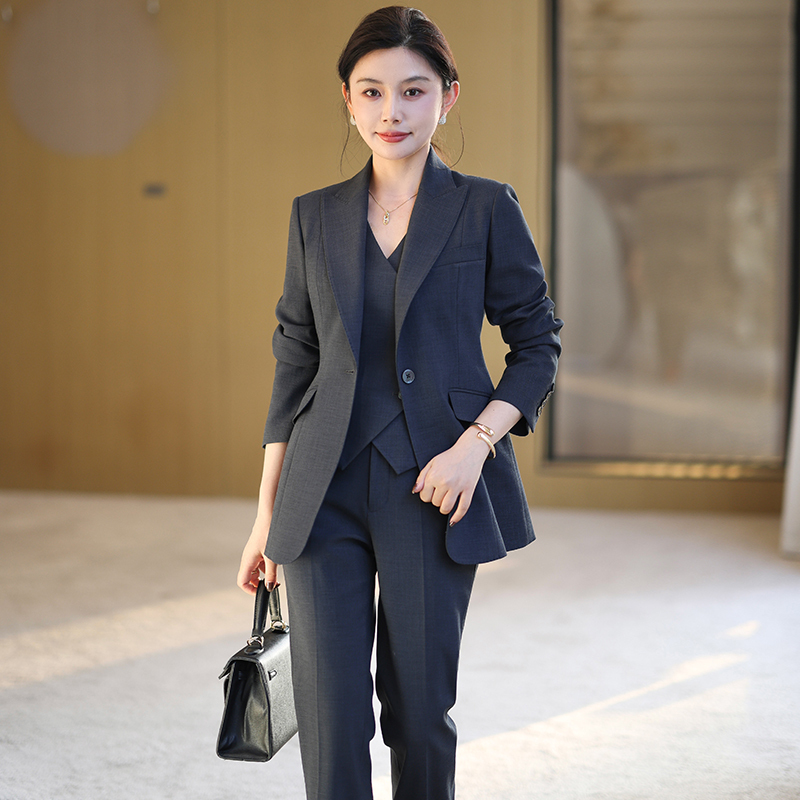 Spring and Autumn High-End Dark Gray Professional Suit Set for Women, Classy Workwear, Blazer, Vest, and Flared Pants 3-Piece Set