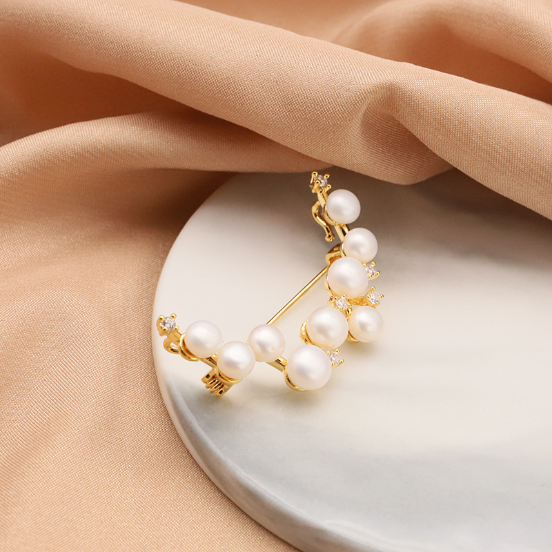 Bienestar Luna Dios perla broche elegante temperamento nicho de alto grado de circón estrella Luna serie ramillete collar pin collar flor image 3