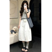 ��ϵ����ootd����һ����2026�¿��ɫ��������Ů�ļ�����ȹ����װ